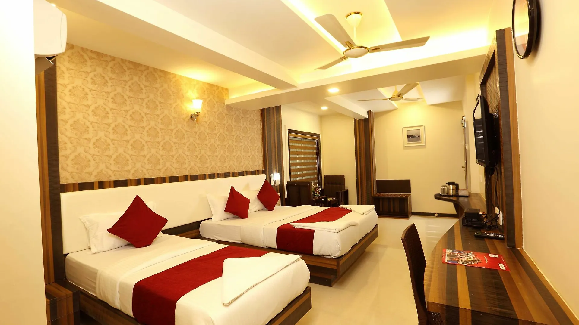 ***  Hotel Kochi Caprice India